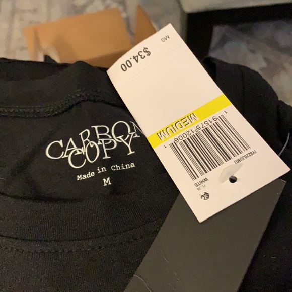 🔥10/ 20 SALE Carbon copy out of office tee NWT M - Picture 2 of 2
